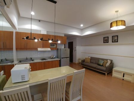 Fully Furnished 1 Bedroom unit in Malayan Plaza