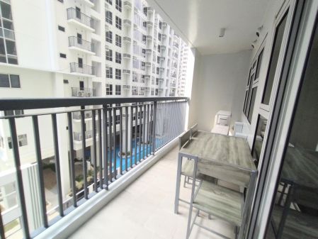 Fully Furnished 1 Bedroom Unit at One Maridien for Rent