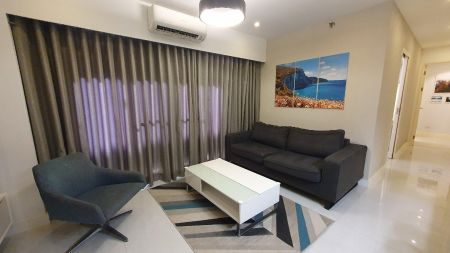 Stylish 2 Bedroom 2 Bathroom 1 Parking near BGC and McKinley