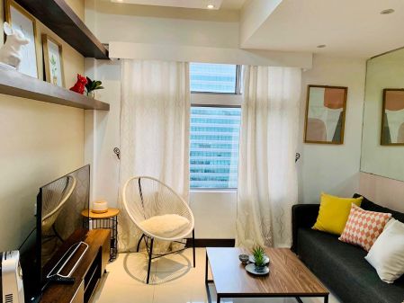 Fully Furnished 1 Bedroom Condo in Manhattan Parkview