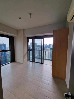 Fully Furnished 2 Bedroom Unit at Uptown Ritz for Rent