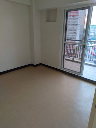 Sheridan Towers Unfurnished 2-Bedroom with Parking