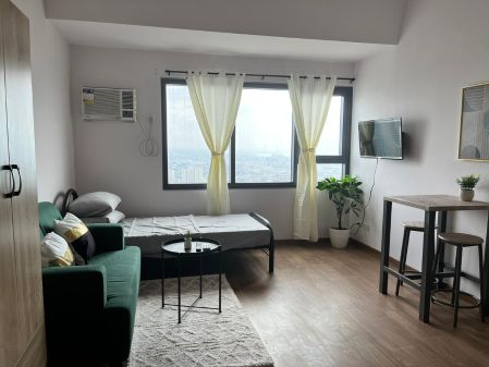 For Rent Studio Unit at the Rise Makati City