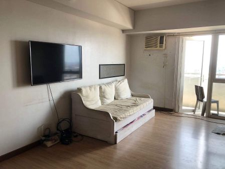 Semi Furnished Studio for Rent in Celadon Park Manila