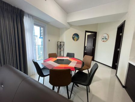 Trion Tower 3 Bedroom Fully Furnished Nice Unit