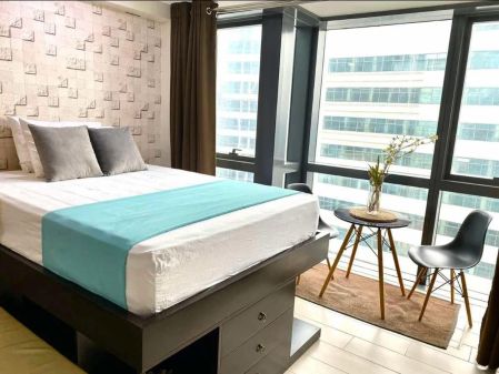 Fully Furnished Studio Unit at One Eastwood Avenue for Rent