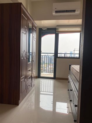 Semi Furnished Unit in Red Residences for Rent