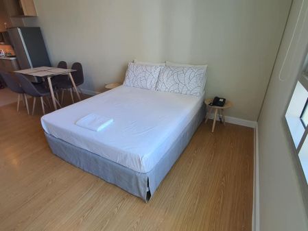 Studio Furnished For Rent in The Grove by Rockwell