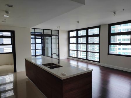 Unfurnished 2 Bedroom at Garden Towers