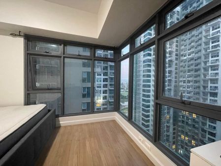 2 Bedroom Condo for Rent in Solstice Tower Makati