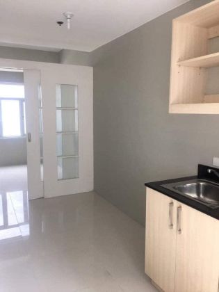 For Rent Unfurnished 1 Bedroom Vista Taft Condo in Malate