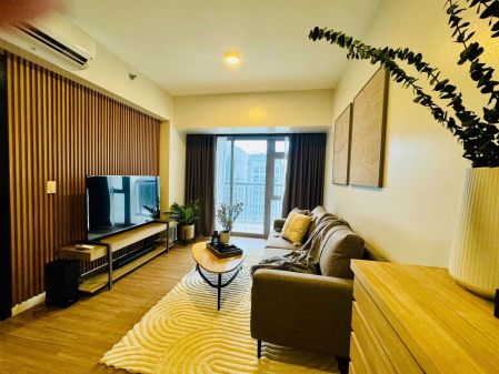 1 Bedroom with Balcony Park Triangle Residences in BGC Taguig