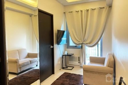 Fully Furnished 1 Bedroom with Balcony at Bgc Fort Bonifacio