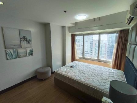 Fully Furnished 1 Bedroom Unit at One Central Makati