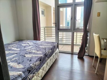 Greenbelt Chancellor Fully Furnished 1BR Unit with Balcony 