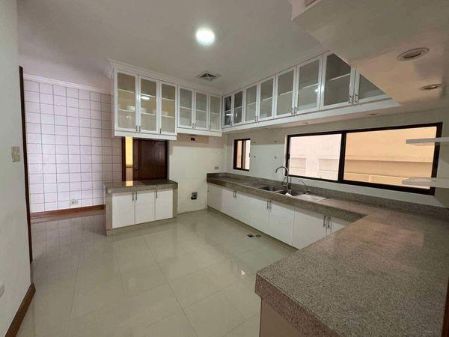 Fully Furnished Unit with Balcony and nice view