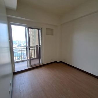 Unfurnished 2BR with Parking in Brixton Place Pasig