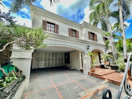 4 Bedroom House in Dasmarinas Village  Makati