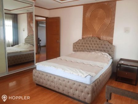 5BR House for Rent in Magallanes Makati