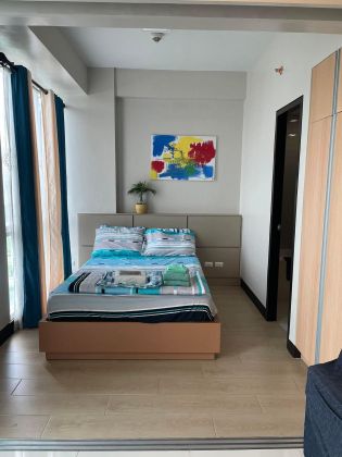 Fully Furnished 1 Bedroom Unit with Balcony for Rent