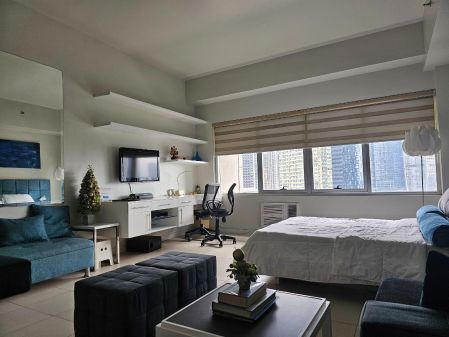 Nicely Interiored Studio Unit in Bgc