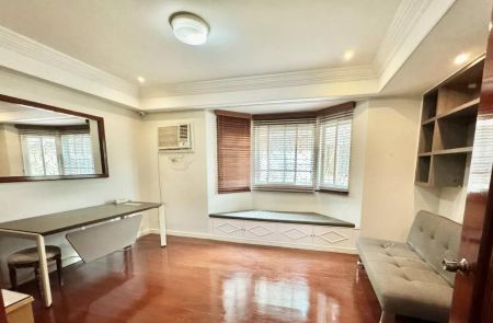 For Lease 4 Bedroom Townhouse in New Manila