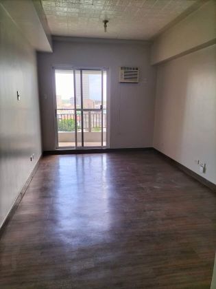 Unfurnished Studio Unit at La Verti Residences for Rent