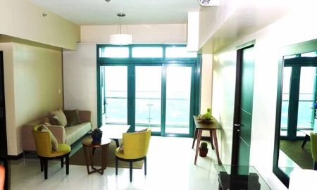 8 Forbestown 2BR for Rent 98 sqm 1 Parking  P100 000 per month