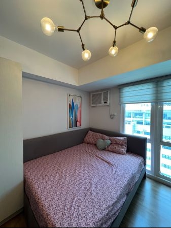 Fully Furnished Studio with Internet for Rent in Solinea Cebu