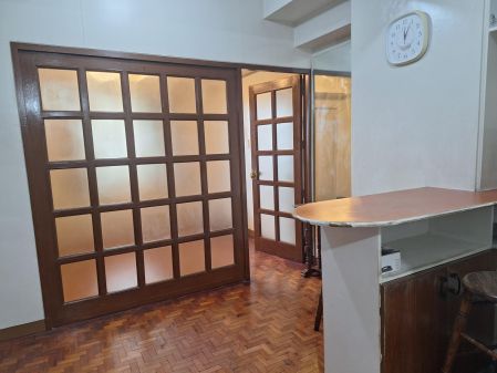 Semi Furnished 1 Bedroom Unit in Cityland Pasong Tamo Tower