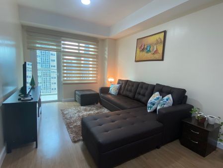 Fully Furnished 1 Bedroom for Rent in Two Serendra Taguig