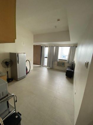 Unfurnished Studio Unit at BSA Twin Towers for Rent