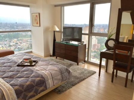 Fully Furnished Luxury 3 Bedroom for Rent at One Shangrila Place