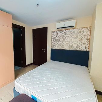 Fully Furnished 1 Bedroom in Makati City Two Central 23O