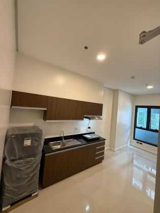 Brandnew Semi Furnished 1BR in Ortigas Center