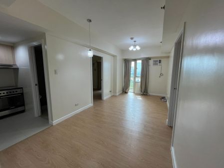 Unfurnished 1BR Unit at the Grove by Rockwell