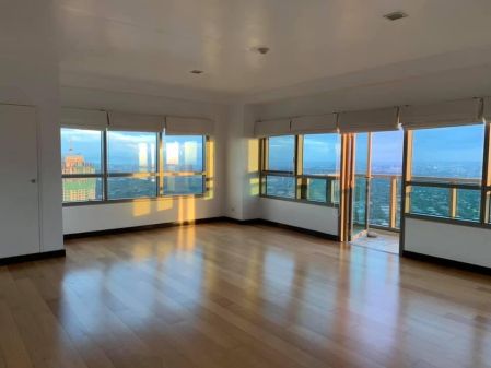 3BR Fully Furnished Unit w  Balcony in The Residences at Greenbel