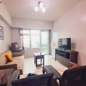 Fully Furnished 1 Bedroom at Red Oak Tower Two Serendra