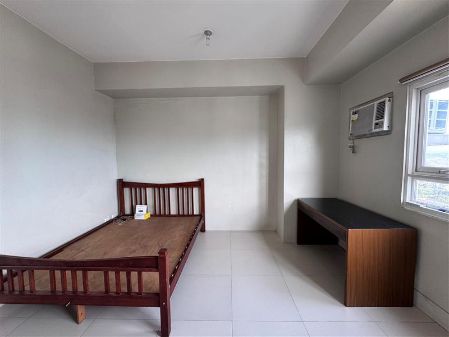 Semi Furnished Studio Unit in the Pearl Place