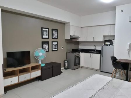 Fully Furnished Studio in The Lerato Makati