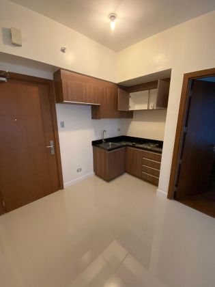 1BR Semi Furnished for Rent at The Sapphire Bloc