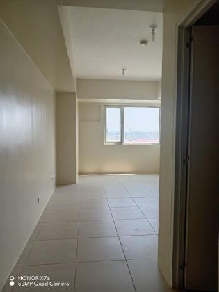 For Rent Unfurnished Studio Unit at Avida Tower