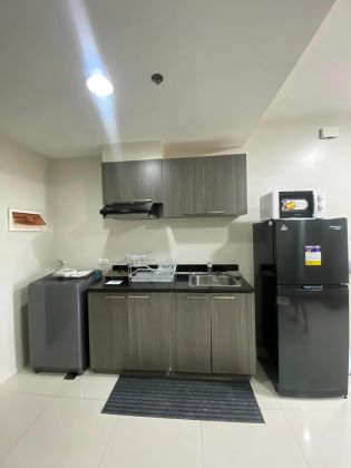 Brand New 1 BR Unit in VIsta Shaw near MRT EDSA Megamall Makati O