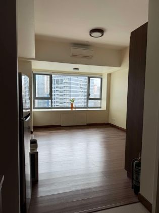 Unfurnished Studio for Rent in Shang Salcedo Place Makati City