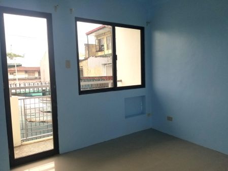 FOR RENT Unfurnished Studio Unit in Project 6, Quezon City near S