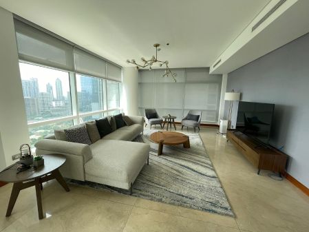 3BR Condo for rent in Two Roxas Triangle Makati