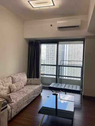 Fully Furnished 1 Bedroom Unit at Shang Salcedo Place for Rent