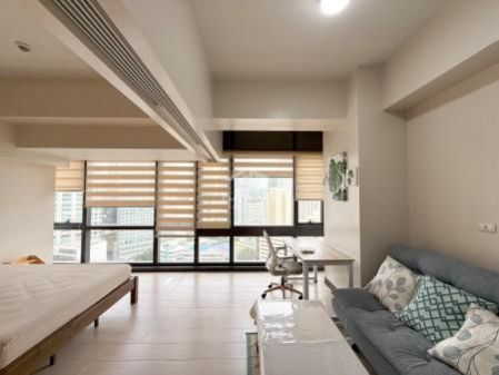 1 Bedroom at Greenbelt Hamilton Tower 2 Legaspi Makati Condo