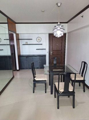 1BR in Two Serendra Red Oak