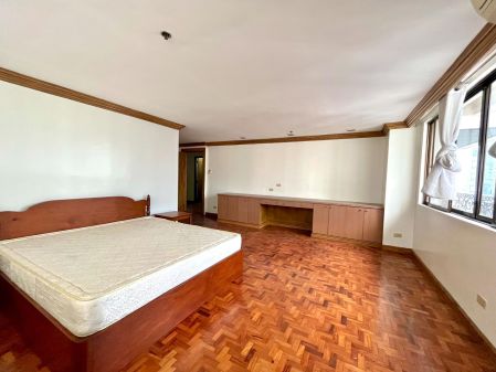 FOR LEASE 3BR UNIT IN CROWN TOWER SALCEDO VILLAGE MAKATI 